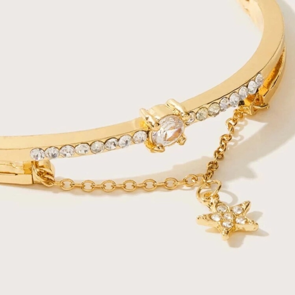 Dangling Star Bangle - Picture 4 of 7